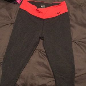 grey cropped nike leggings